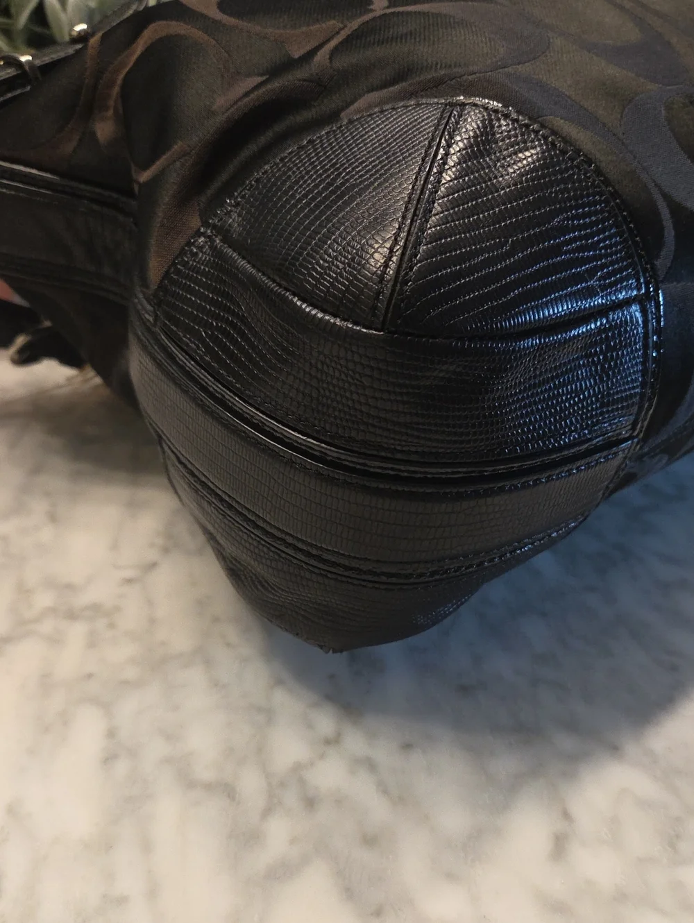 Pre-loved 2010 Coach Signature Logo Black/Brown Hobo Bag